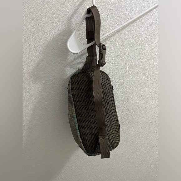 Supreme fanny pack - new - Picture 2 of 2